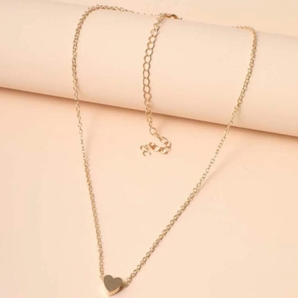 3/$30 💛 Heart Necklace